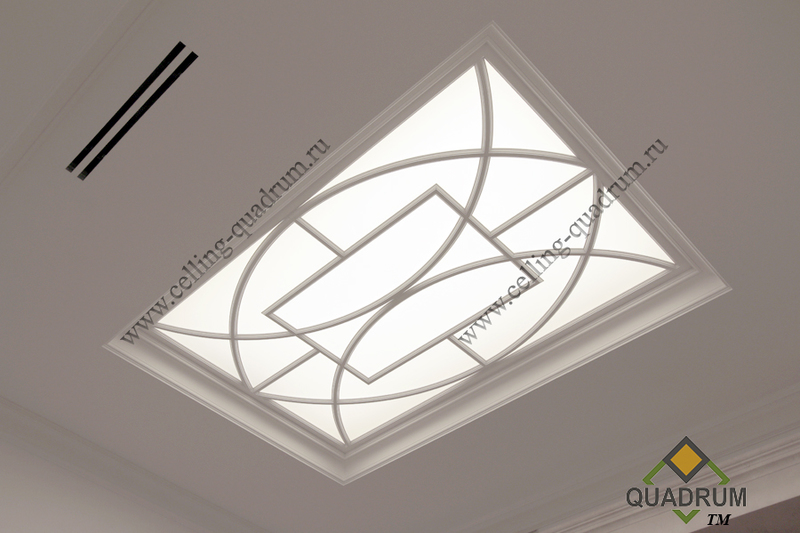 Световой потолок из оргстекла. Дизайн потолка построен на гармонично сопряженных радиусных элементах.